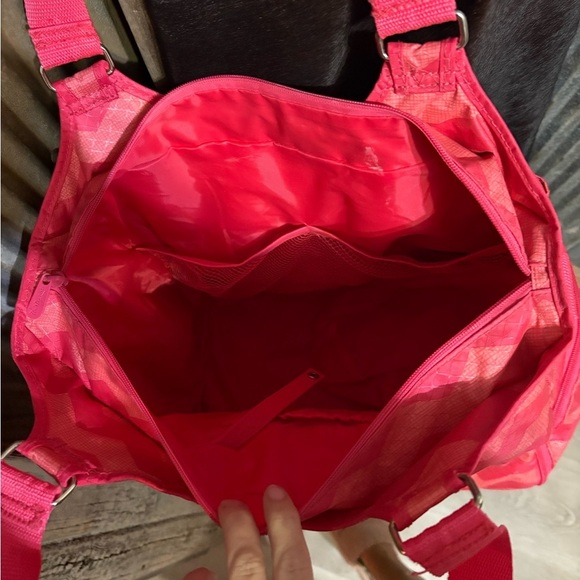 Pink Coral Chevron Pattern Tote Bag Medium Carryall Everyday Travel - Picture 2 of 4